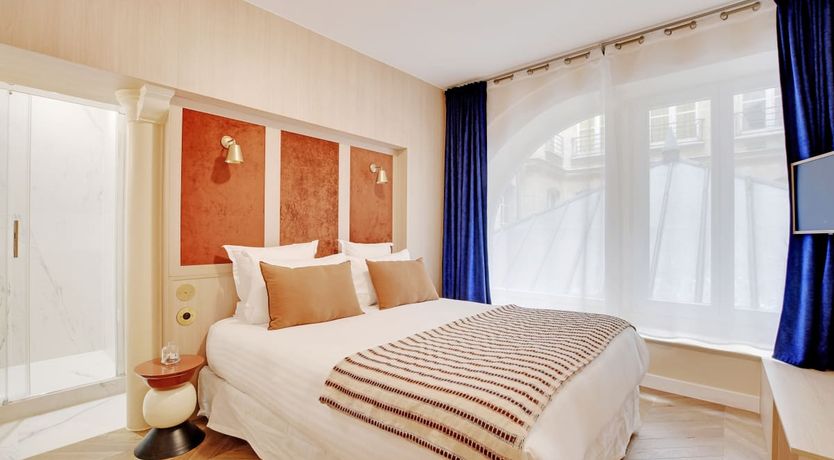 Photo of The Louvre's Muse