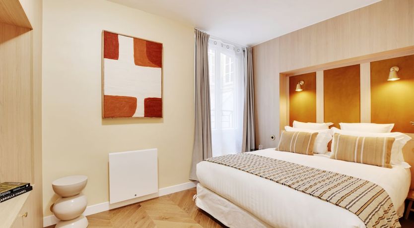 Photo of The Louvre's Muse