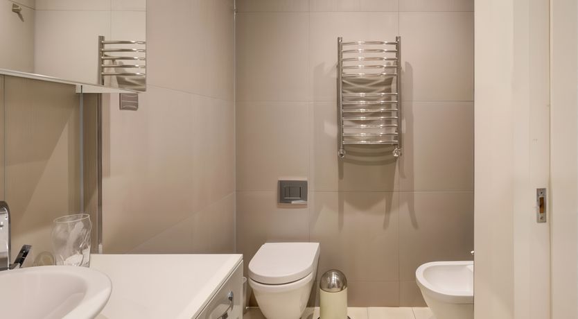 Photo of South Kensington High Life