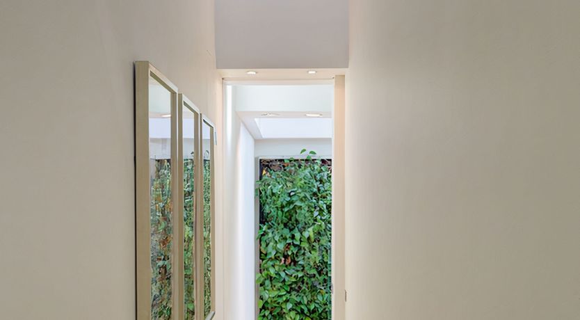 Photo of South Kensington High Life