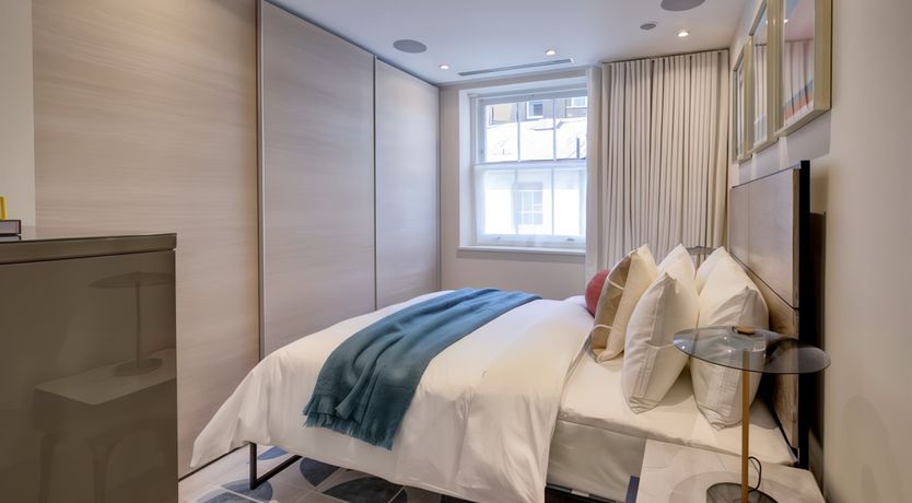 Photo of South Kensington High Life