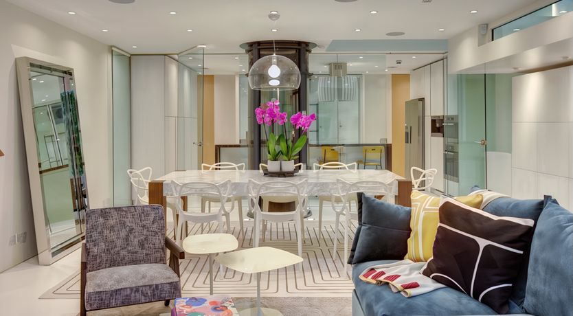 Photo of South Kensington High Life