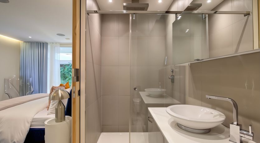 Photo of South Kensington High Life