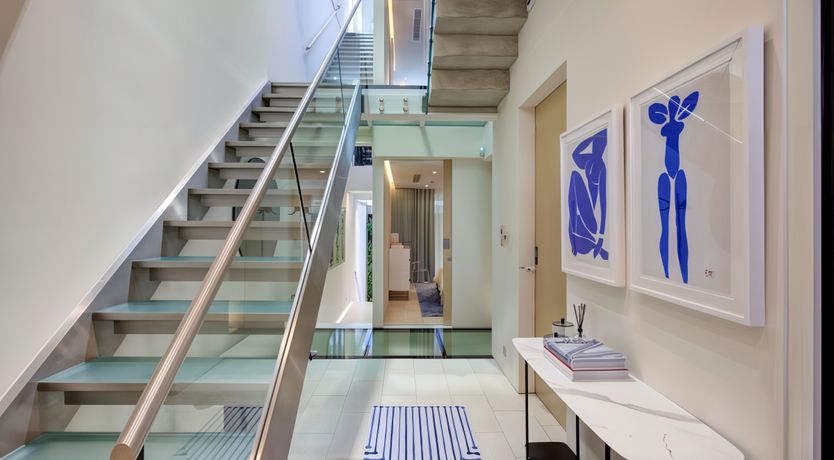 Photo of South Kensington High Life