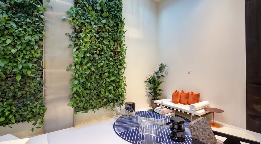 Photo of South Kensington High Life