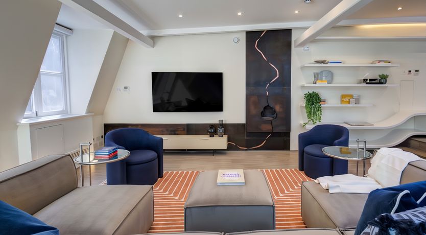 Photo of South Kensington High Life