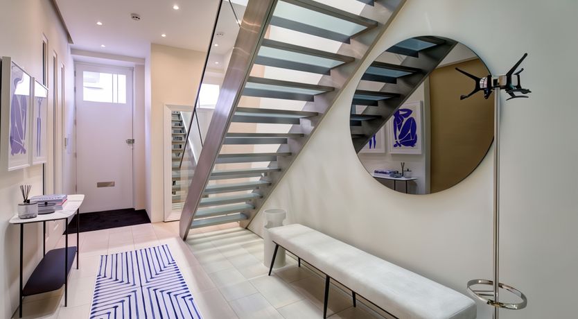 Photo of South Kensington High Life