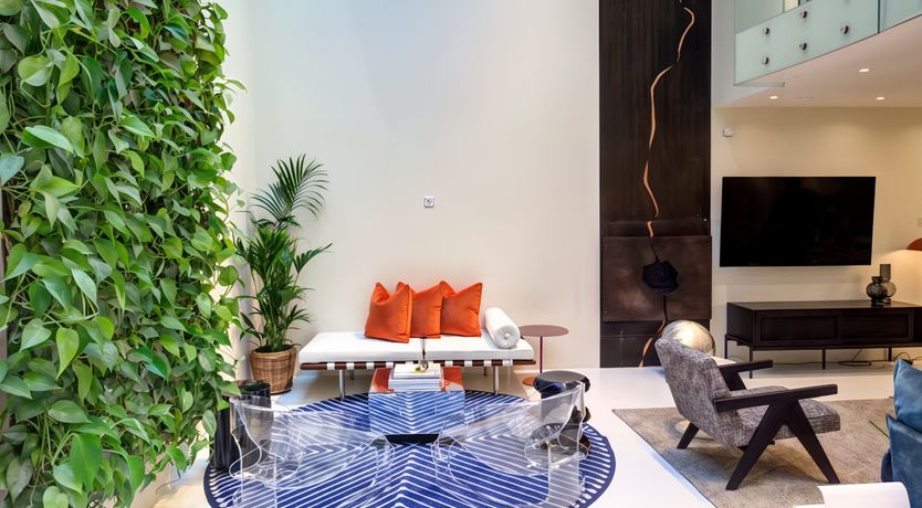 Photo of South Kensington High Life