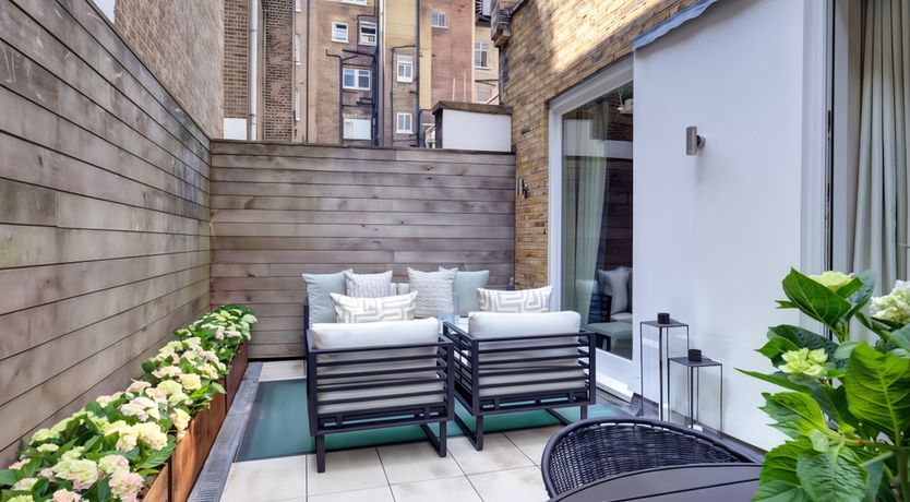 Photo of South Kensington High Life