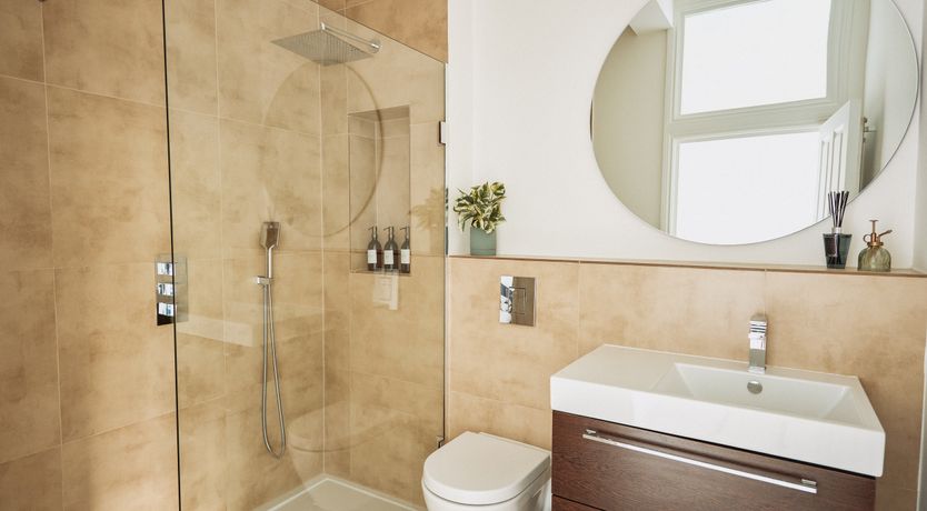 Photo of Fulham Glow