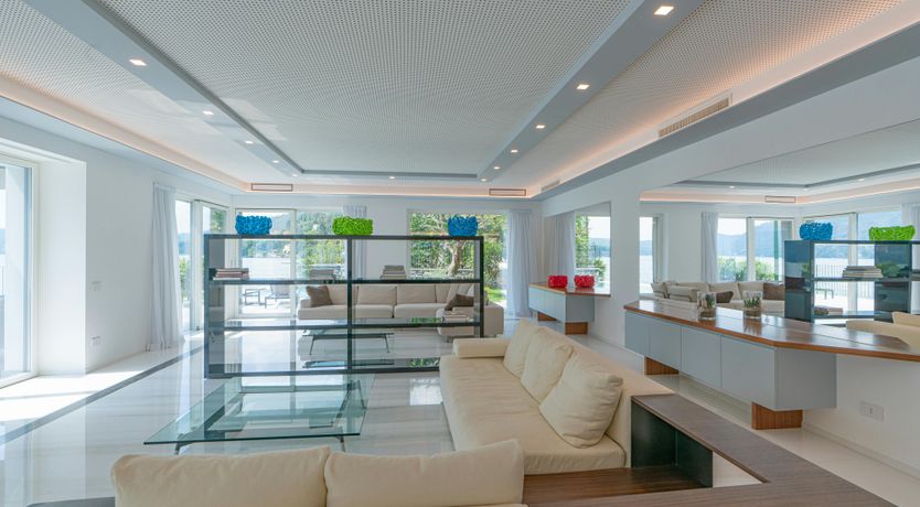 Photo of White Elegance