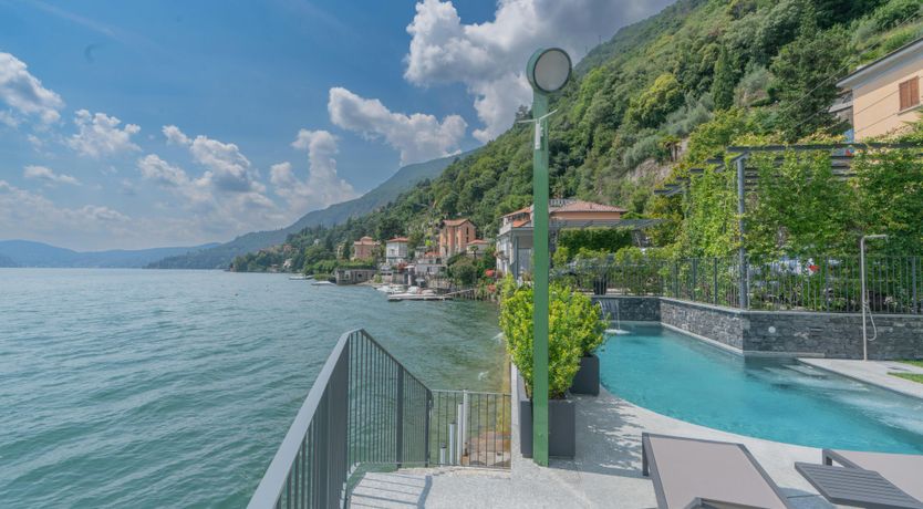 Photo of White Elegance