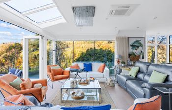 Easy Light Holiday Home