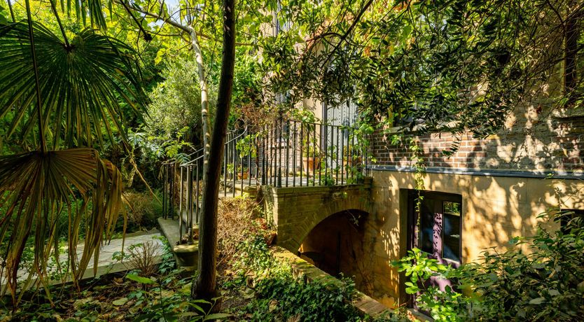 Photo of Curiosity Calls