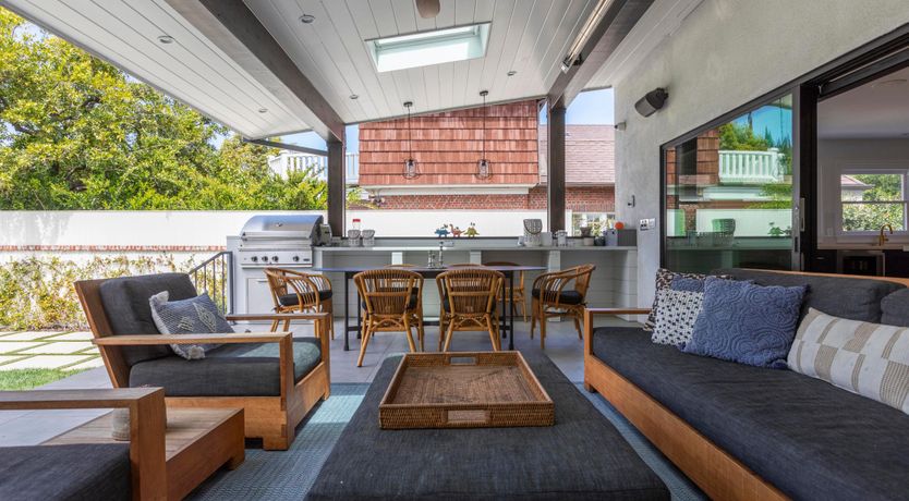 Photo of Teal & Dalila