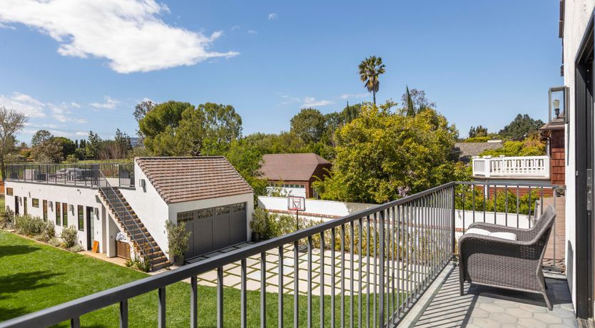 Photo of Teal & Dalila