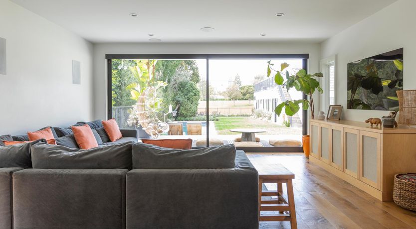 Photo of Teal & Dalila