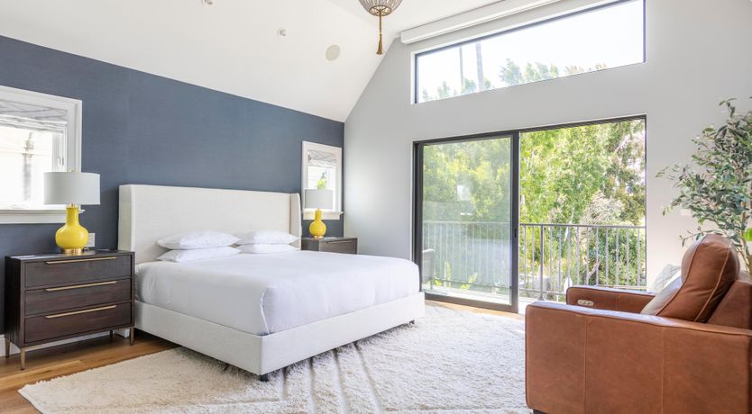 Photo of Teal & Dalila