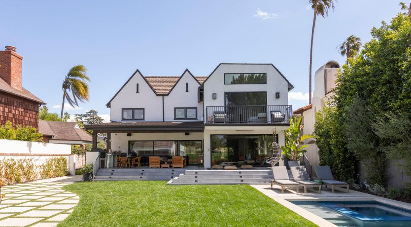 Photo of Teal & Dalila