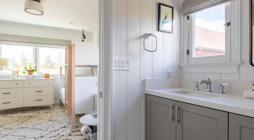 Photo of Teal & Dalila