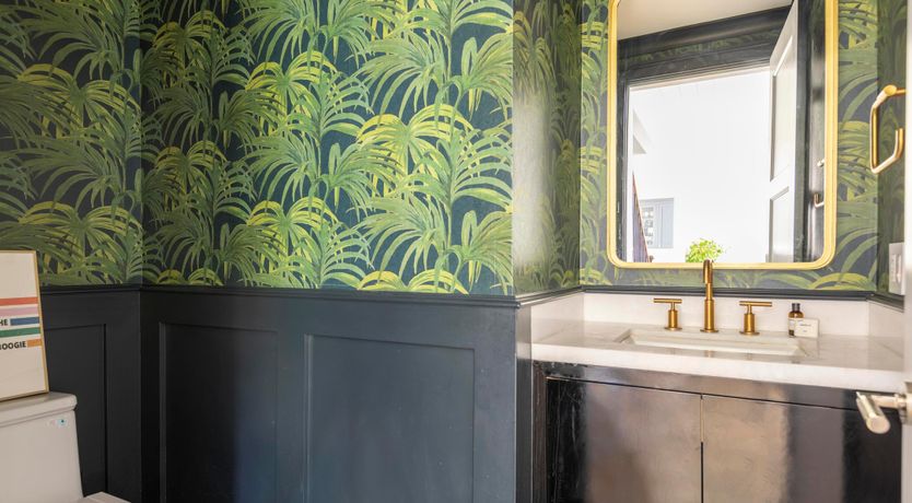 Photo of Teal & Dalila