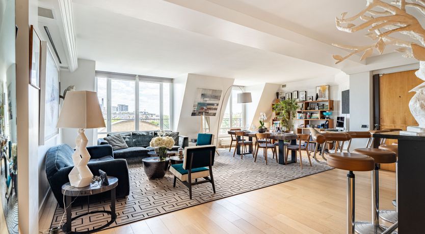 Photo of Eiffel's Elegance