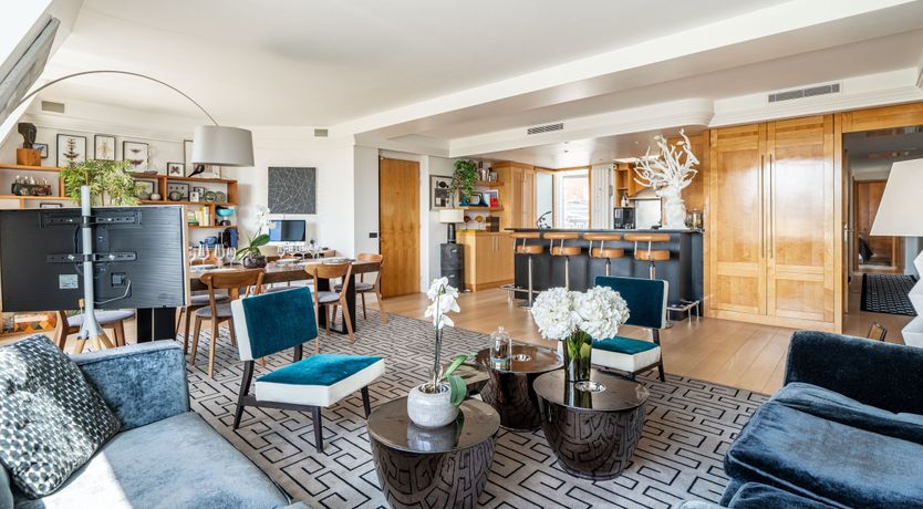 Photo of Eiffel's Elegance