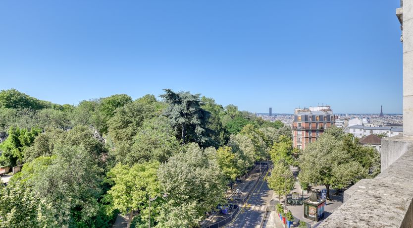 Photo of Eiffel Amour