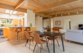Treetop Oasis Holiday Home