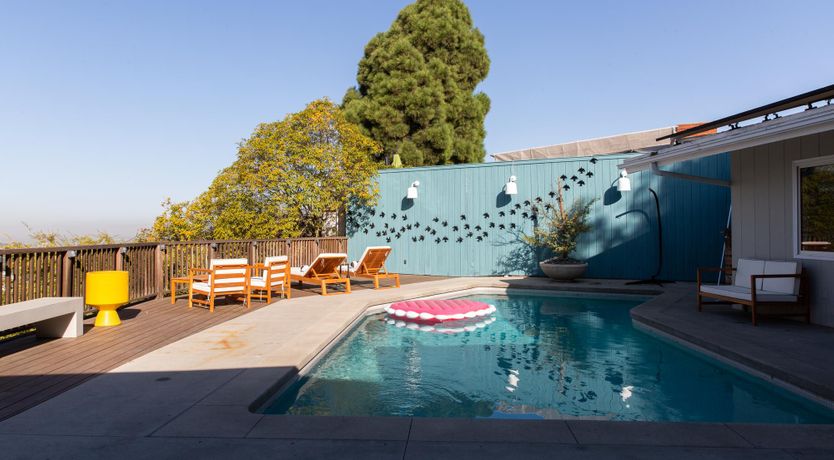 Photo of Hollywood Mirrors