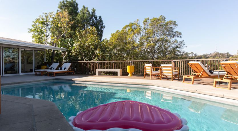 Photo of Hollywood Mirrors