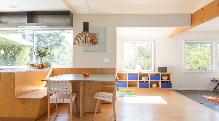 Photo of Hollywood Mirrors