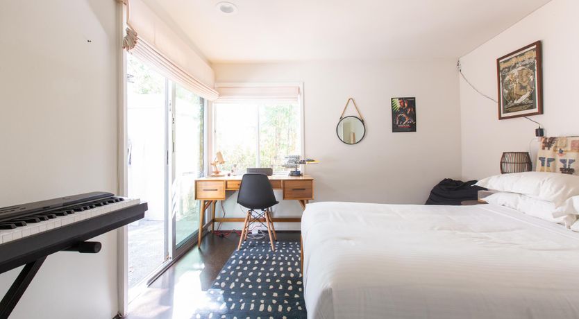 Photo of Hollywood Mirrors