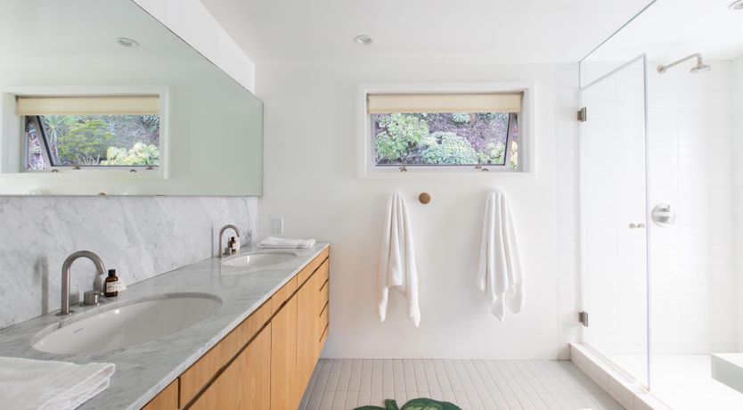 Photo of Hollywood Mirrors