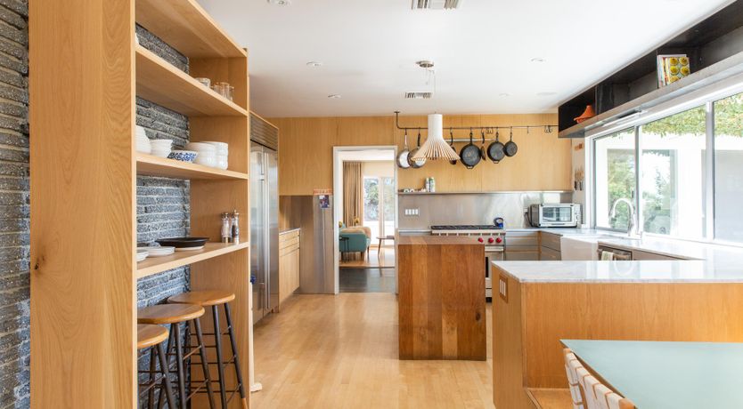 Photo of Hollywood Mirrors