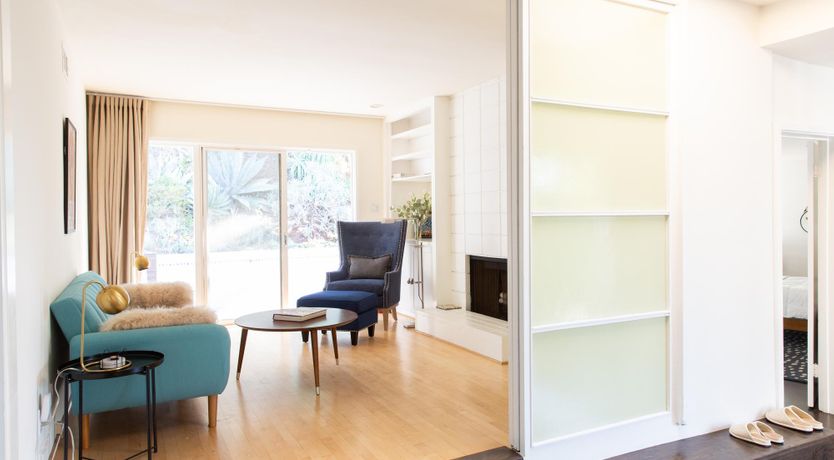 Photo of Hollywood Mirrors