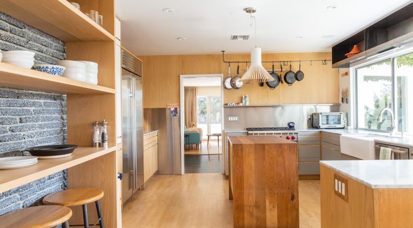 Photo of Hollywood Mirrors