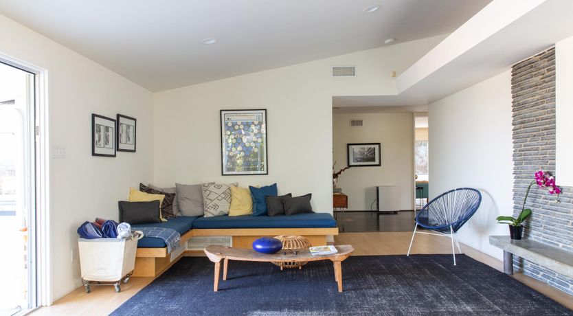 Photo of Hollywood Mirrors