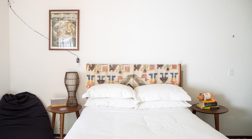 Photo of Hollywood Mirrors