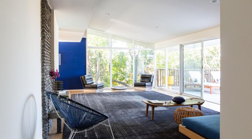 Photo of Hollywood Mirrors