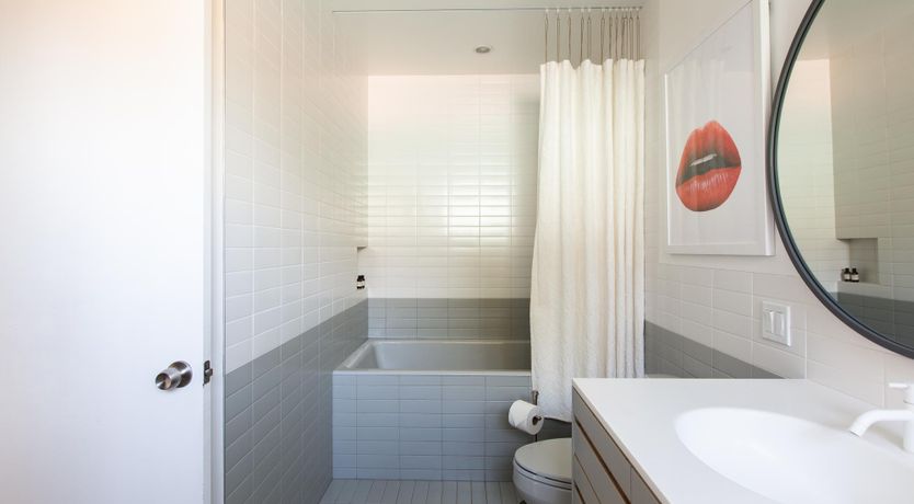 Photo of Hollywood Mirrors