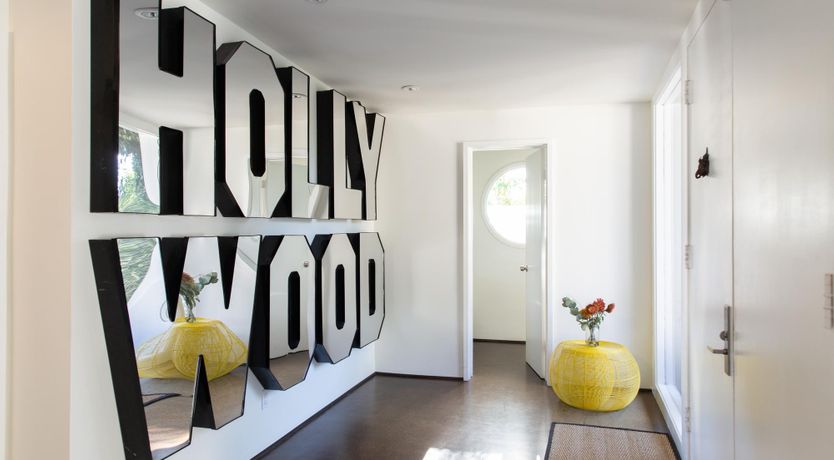 Photo of Hollywood Mirrors