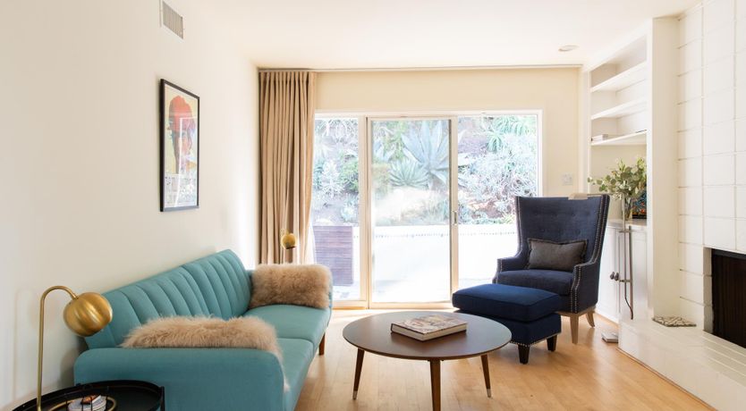 Photo of Hollywood Mirrors