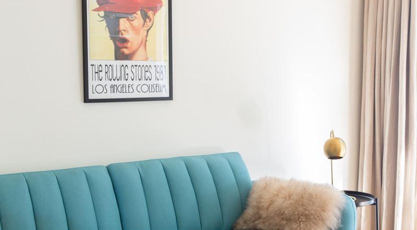 Photo of Hollywood Mirrors