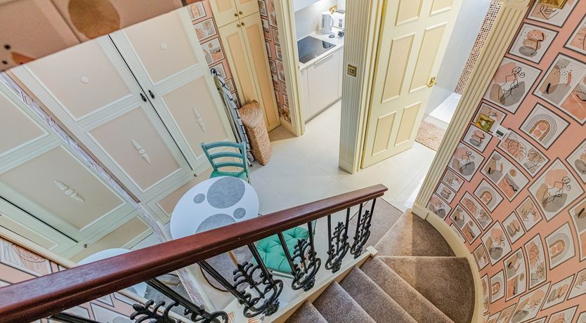 Photo of The Holmes Heroine