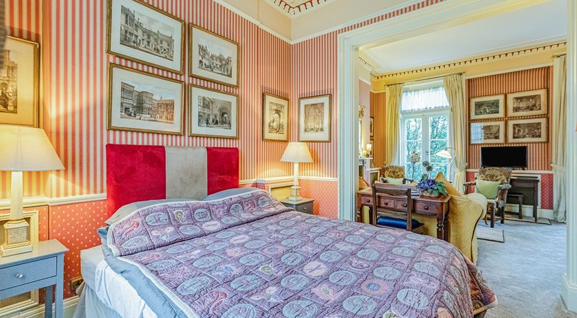 Photo of The Holmes Heroine