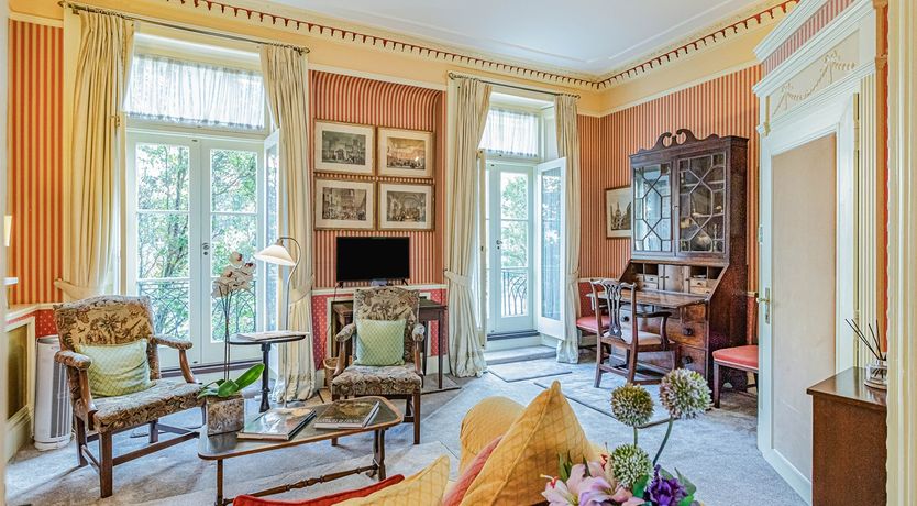 Photo of The Holmes Heroine