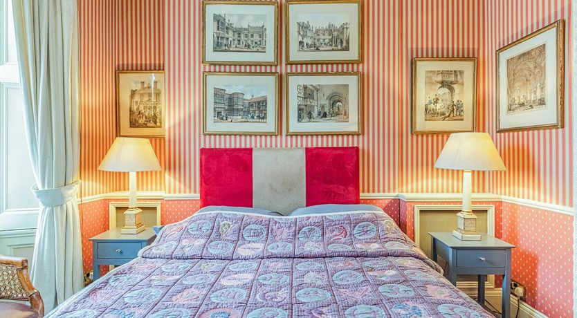 Photo of The Holmes Heroine