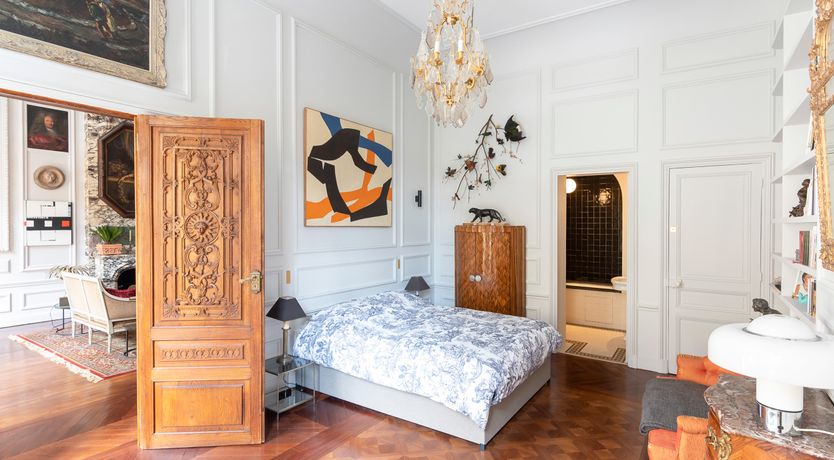 Photo of Antique & Ornate