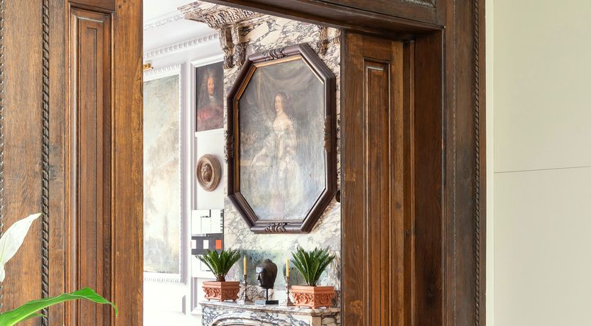 Photo of Antique & Ornate